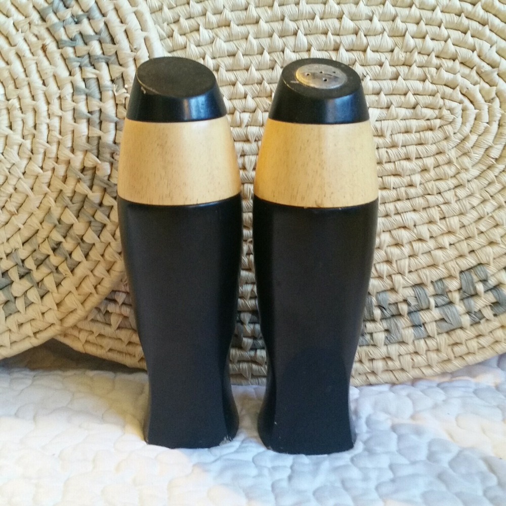 Vintage MR. DUDLEY Wood Black Light Tone Salt Shaker Pepper Mill Grinder Mid Cen